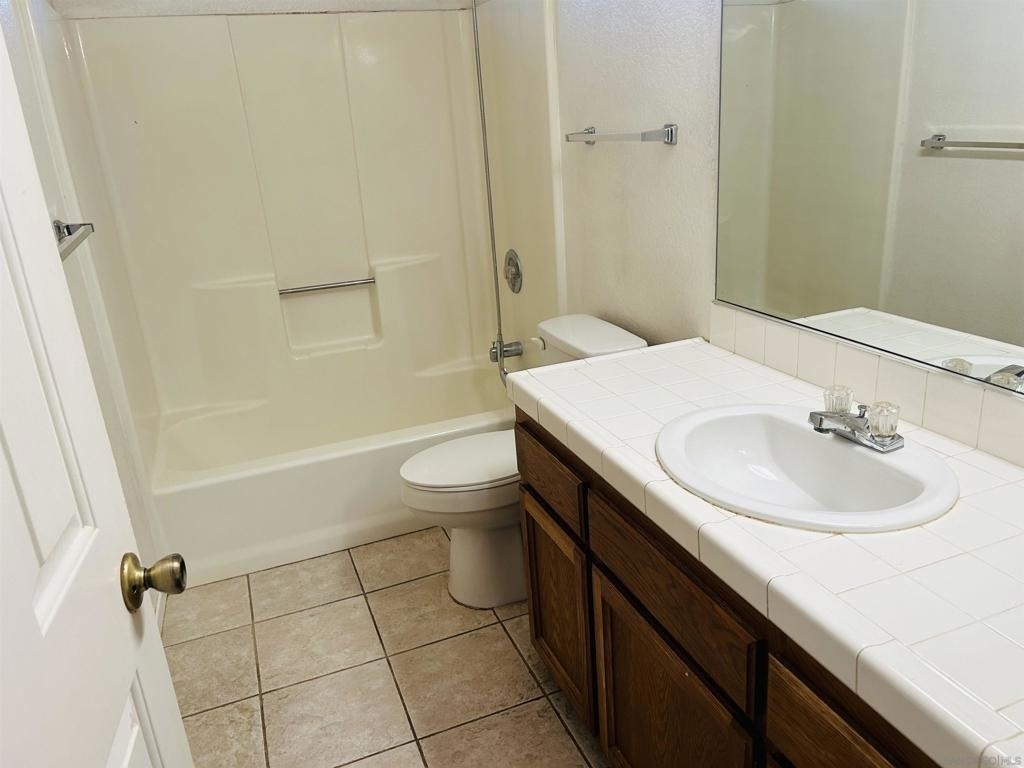 12156 Lakeside Ave - Photo 4