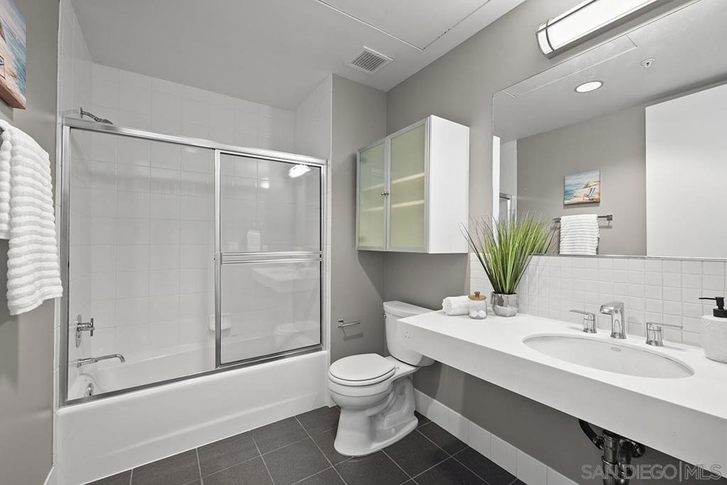 350 W Ash Street W - Photo 5