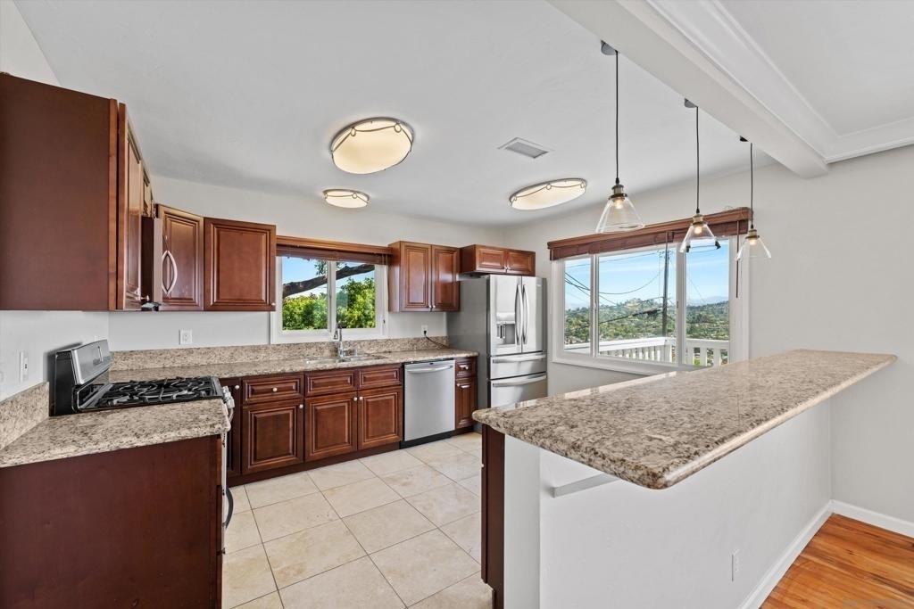 4258 Summit Dr - Photo 18