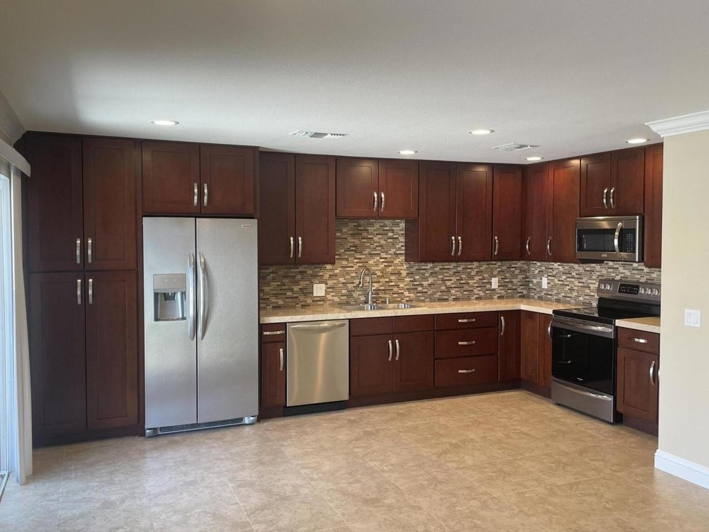 43376 Cook Street - Photo 0