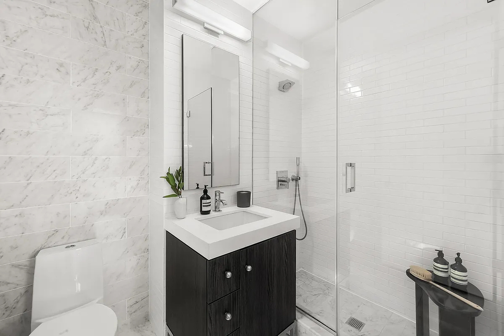 416 West 52nd Street - Photo 5