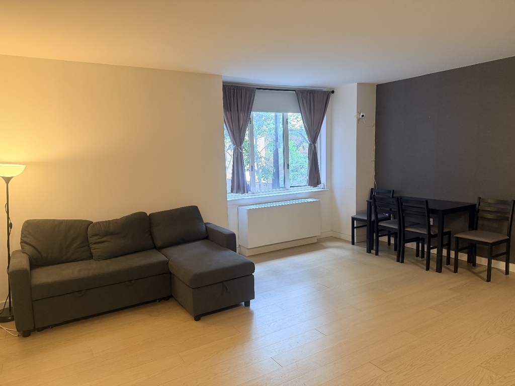 225 Rector Place - Photo 4