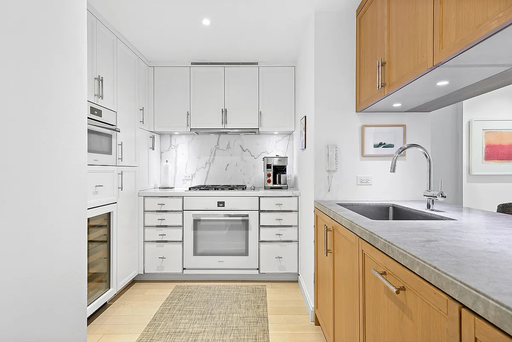 212 Warren Street - Photo 2