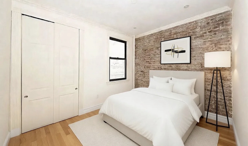 340 East 61st Street - Photo 2