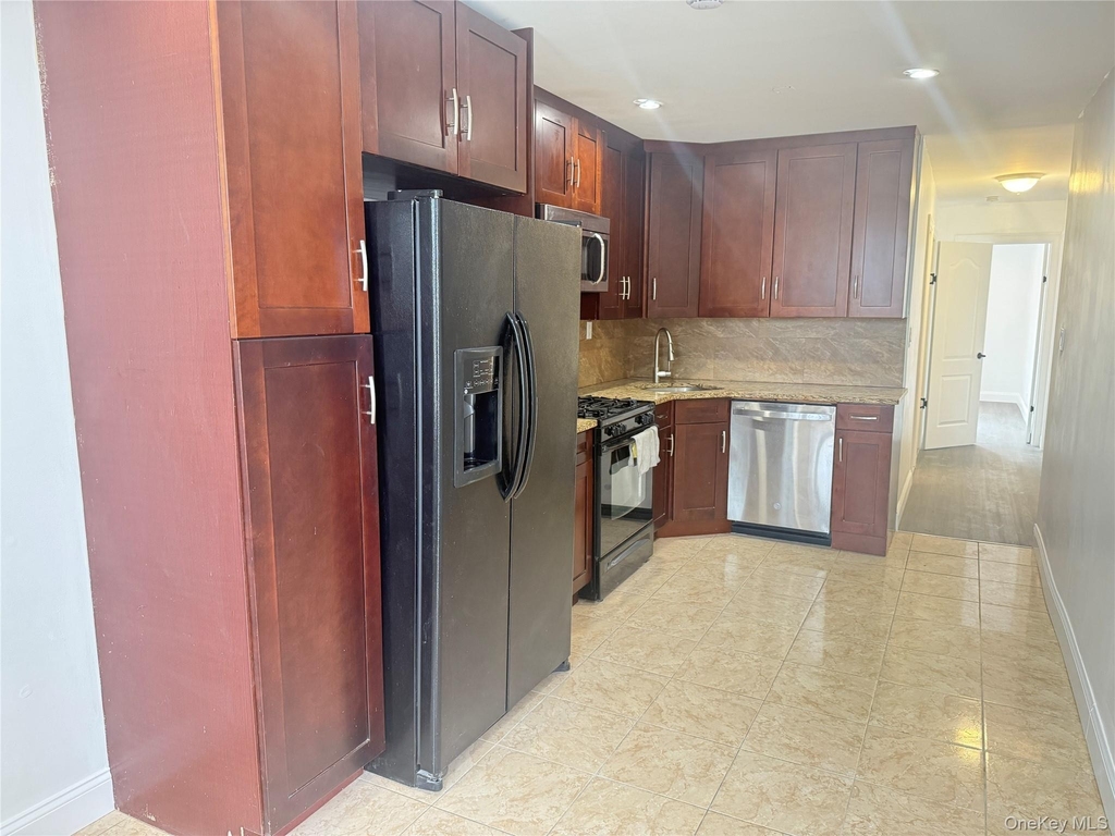 8422 Little Neck Parkway - Photo 0