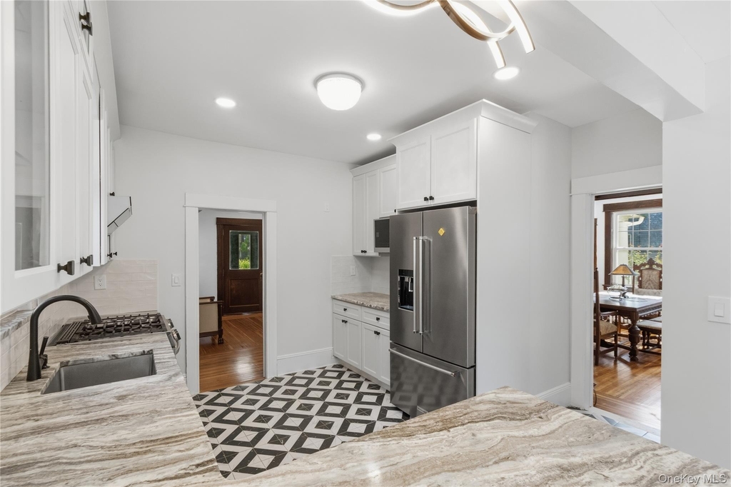 27 Dosoris Way - Photo 11