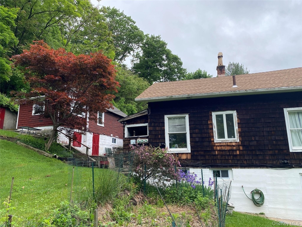87 Snowden (rear Cottage) Avenue - Photo 0