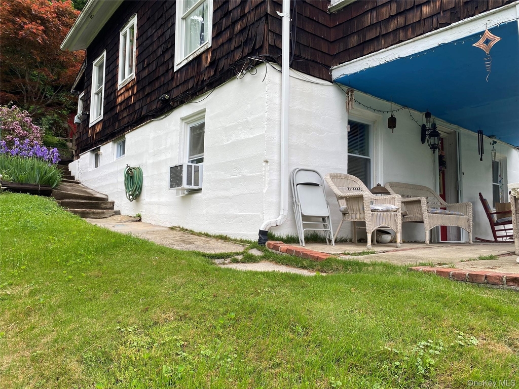87 Snowden (rear Cottage) Avenue - Photo 1