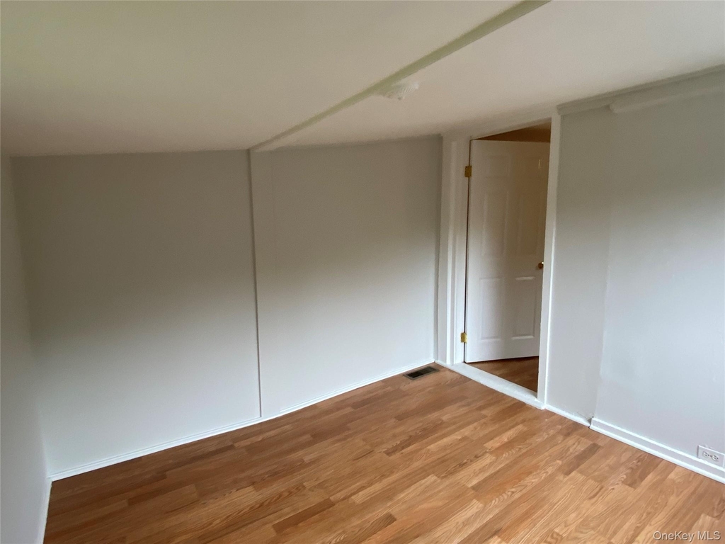 87 Snowden (rear Cottage) Avenue - Photo 11