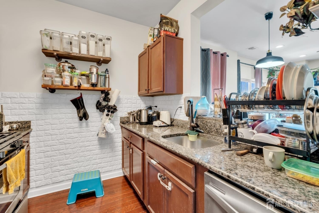 731 Strassle Way - Photo 7