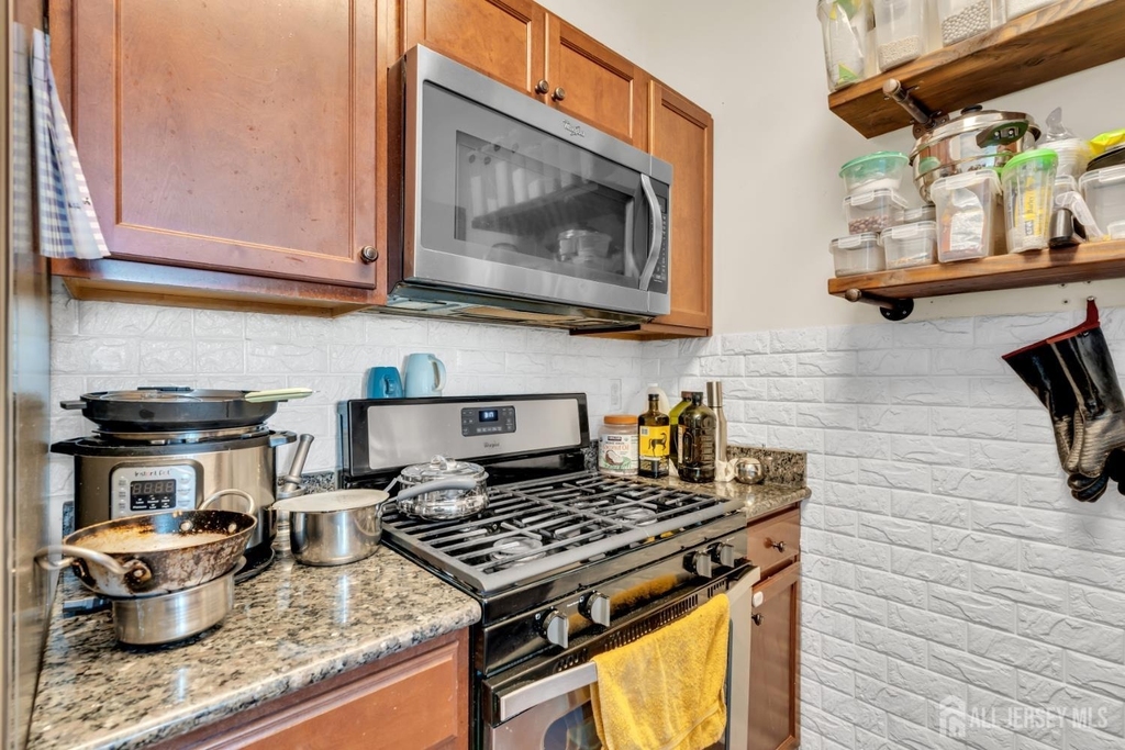 731 Strassle Way - Photo 8