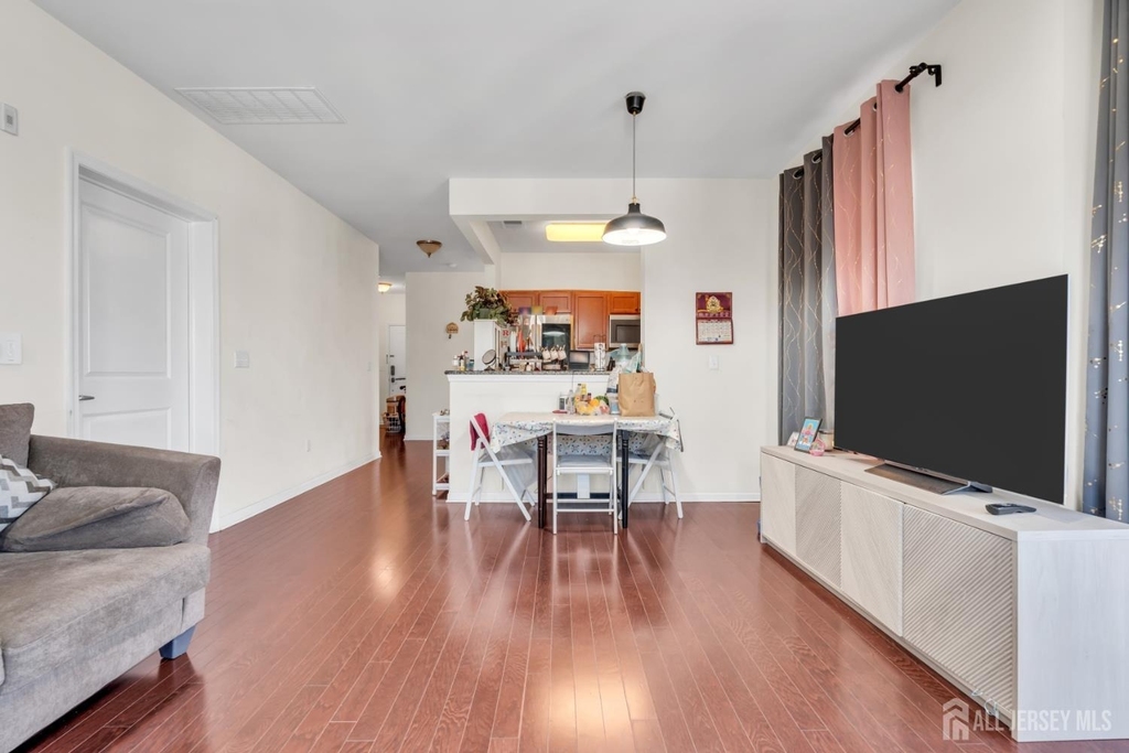 731 Strassle Way - Photo 12