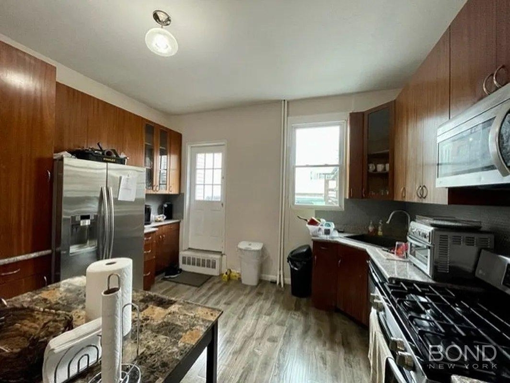 32-11 38th Avenue - Photo 2