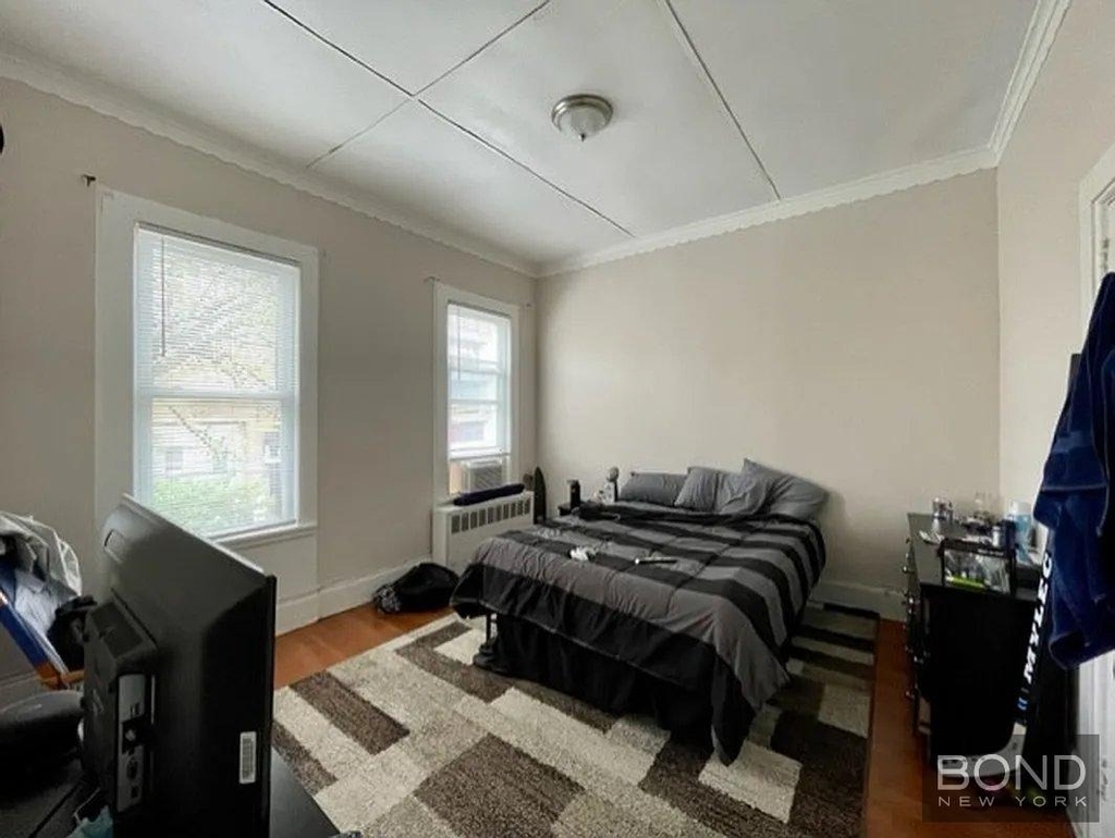 32-11 38th Avenue - Photo 3