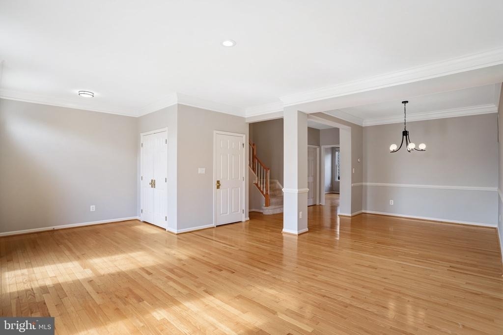 22616 Welborne Manor Square - Photo 8