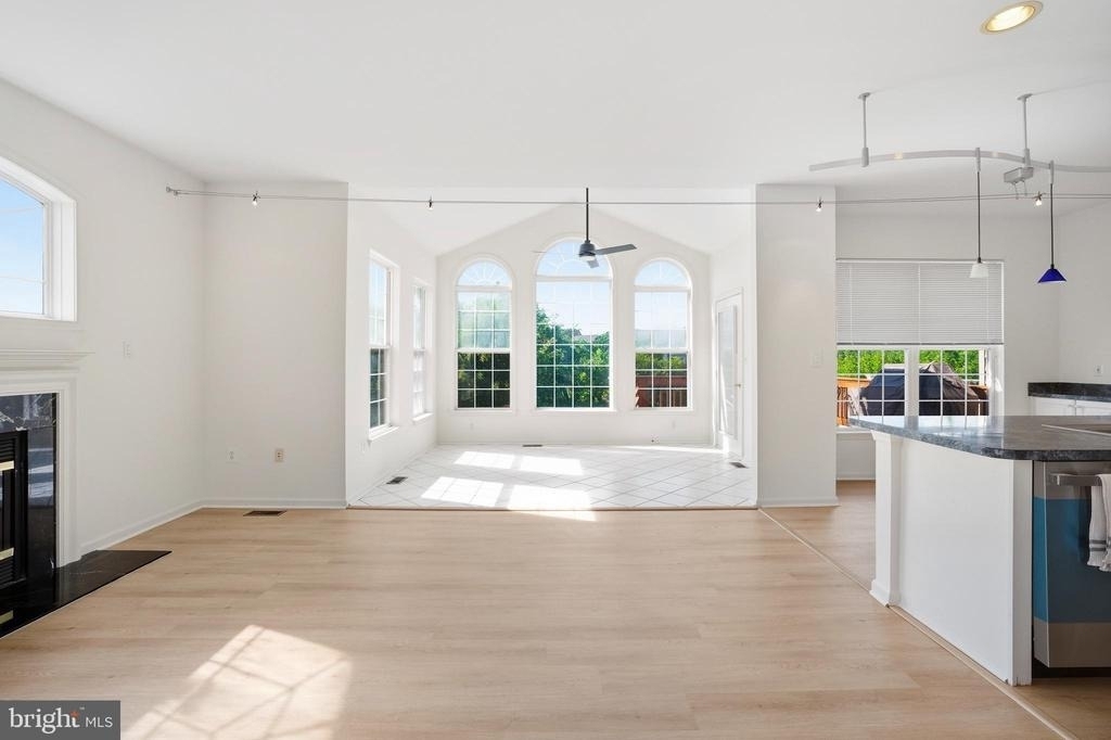 44094 Saxony Terrace - Photo 20