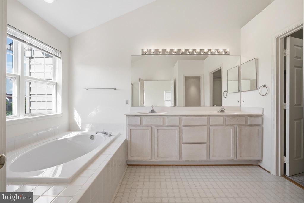 44094 Saxony Terrace - Photo 36