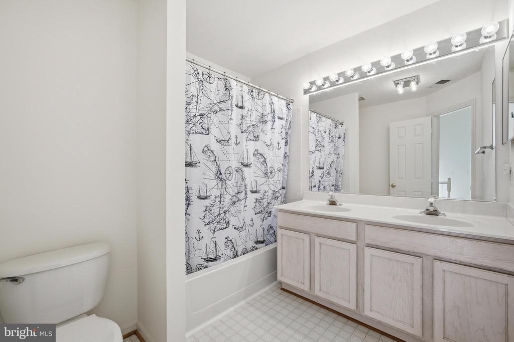 44094 Saxony Terrace - Photo 40