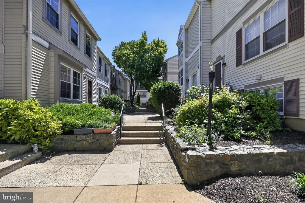10313 Bridgetown Place - Photo 2