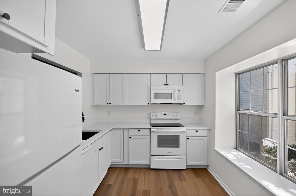 10313 Bridgetown Place - Photo 6