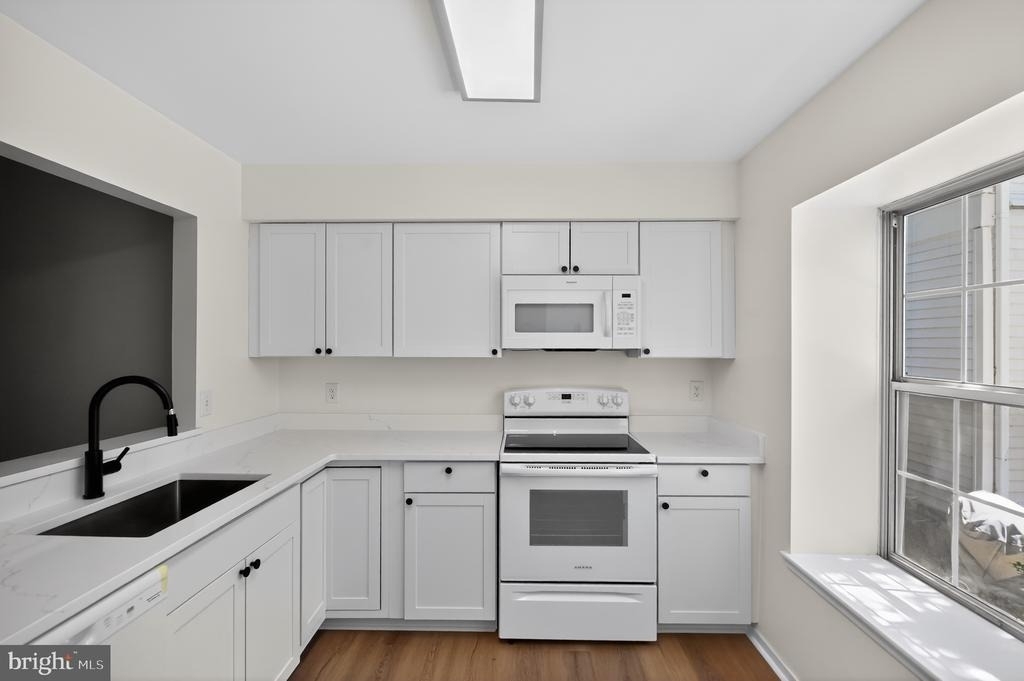 10313 Bridgetown Place - Photo 7