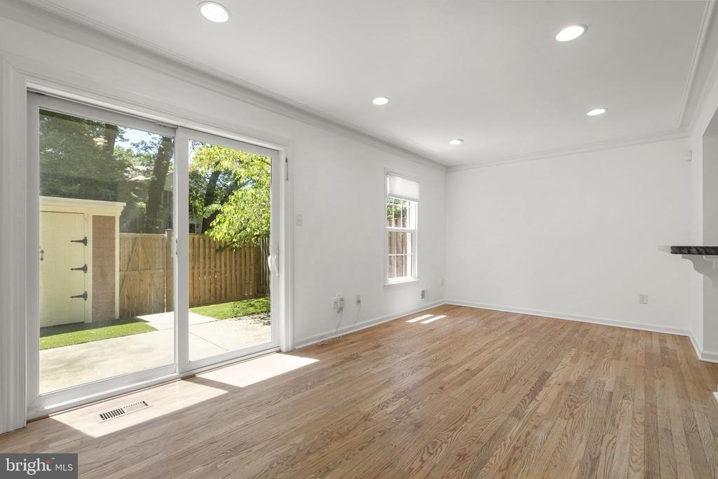 2407 Alsop Court - Photo 15