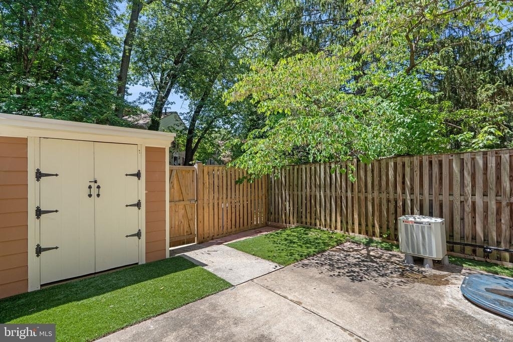 2407 Alsop Court - Photo 16