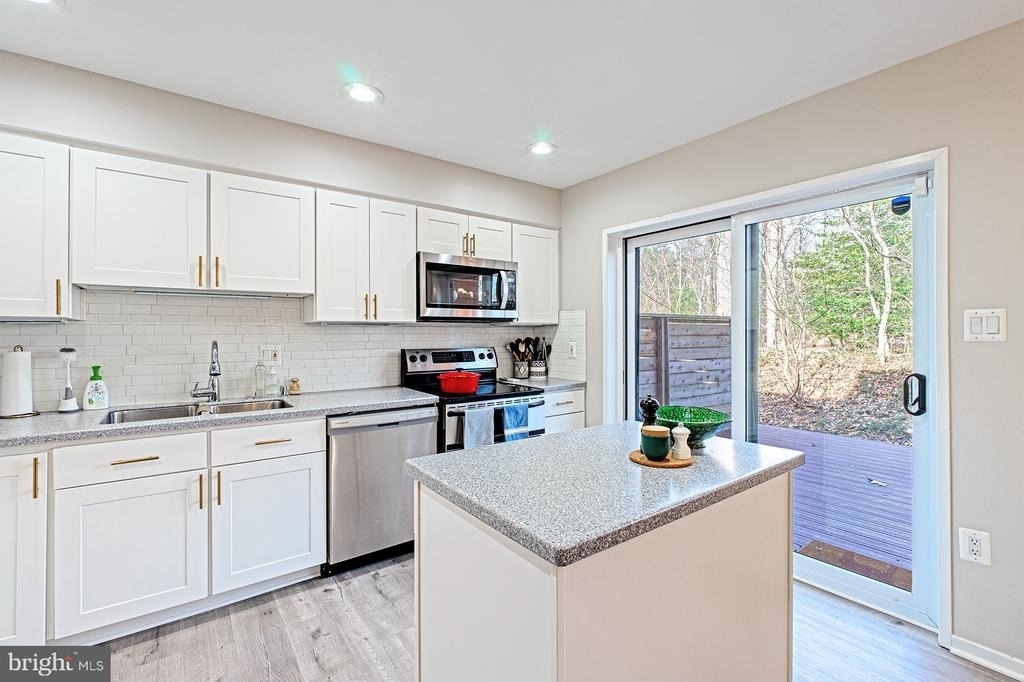 11502 Sunder Court - Photo 15