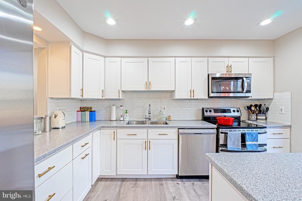 11502 Sunder Court - Photo 16