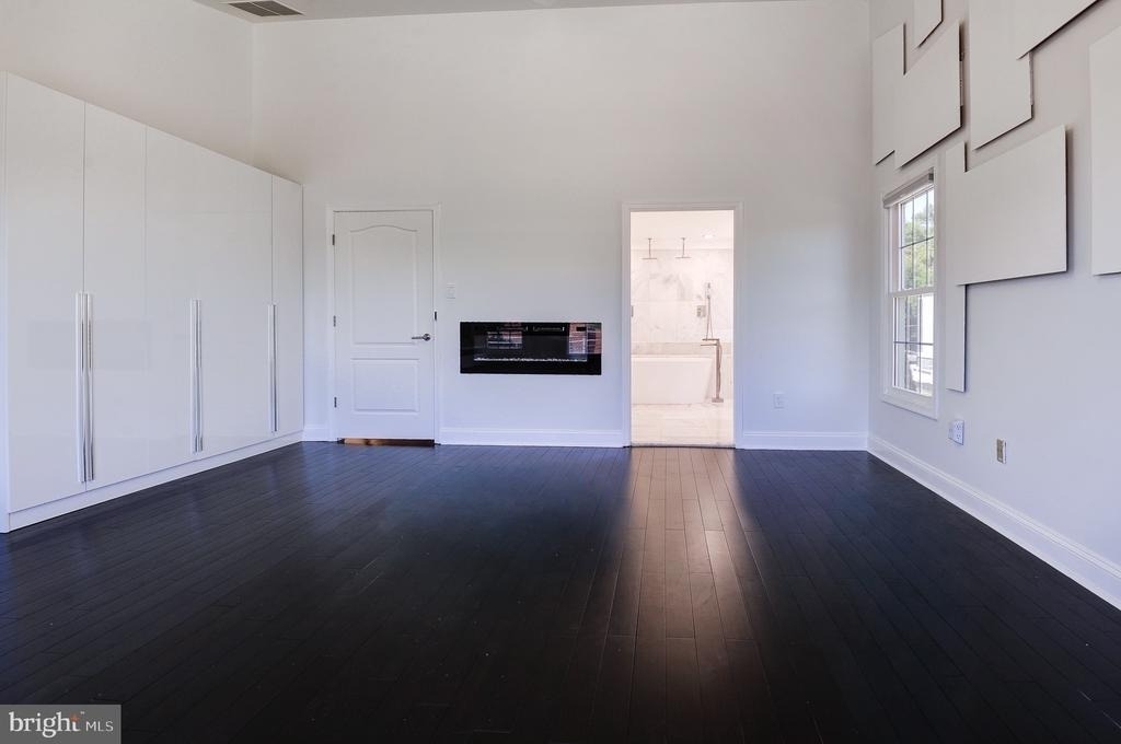 1628 Great Falls Street - Photo 35