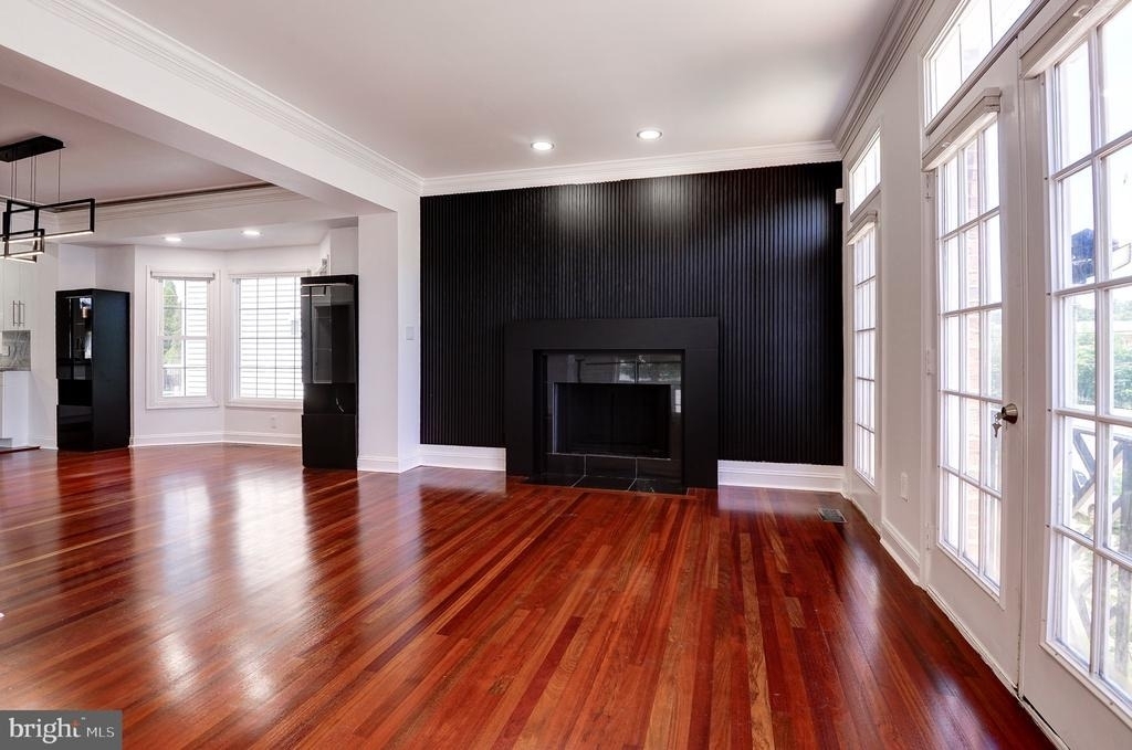 1628 Great Falls Street - Photo 8