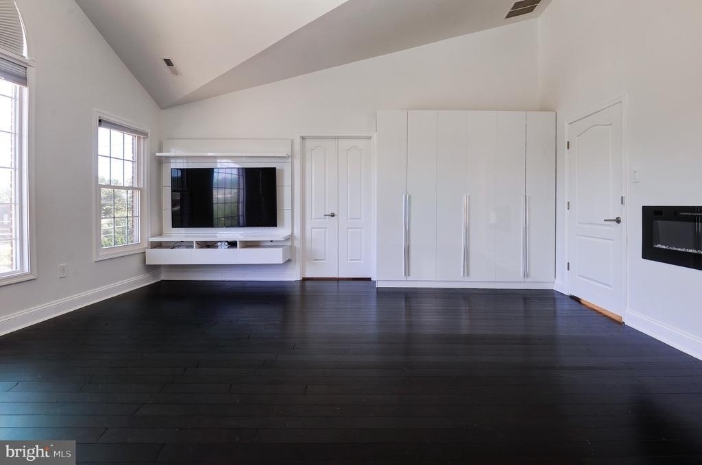1628 Great Falls Street - Photo 30