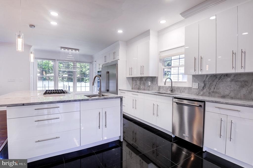 1628 Great Falls Street - Photo 14