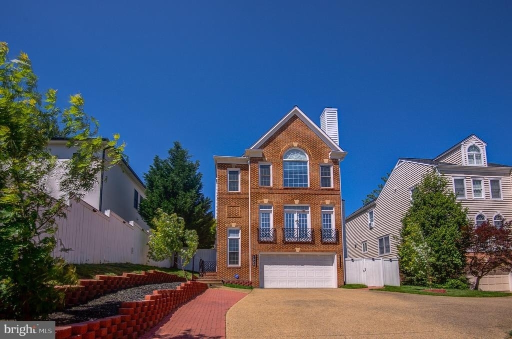 1628 Great Falls Street - Photo 1