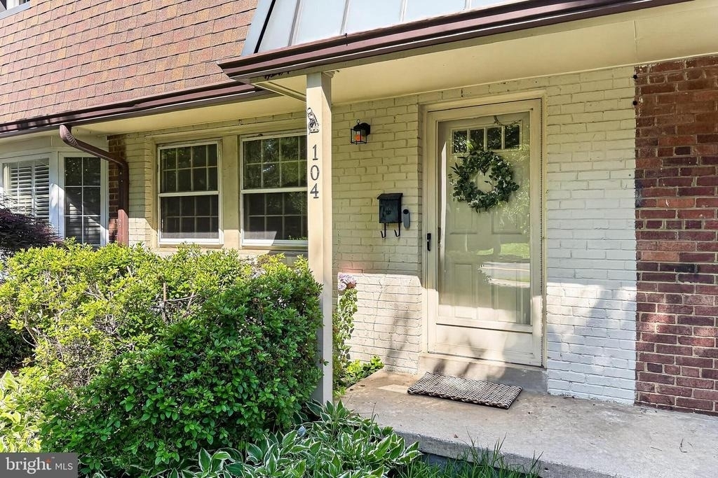 104 W Annandale Road - Photo 1