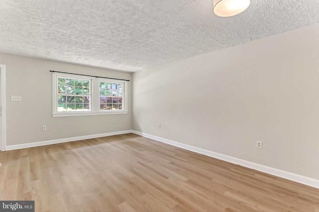 104 W Annandale Road - Photo 5