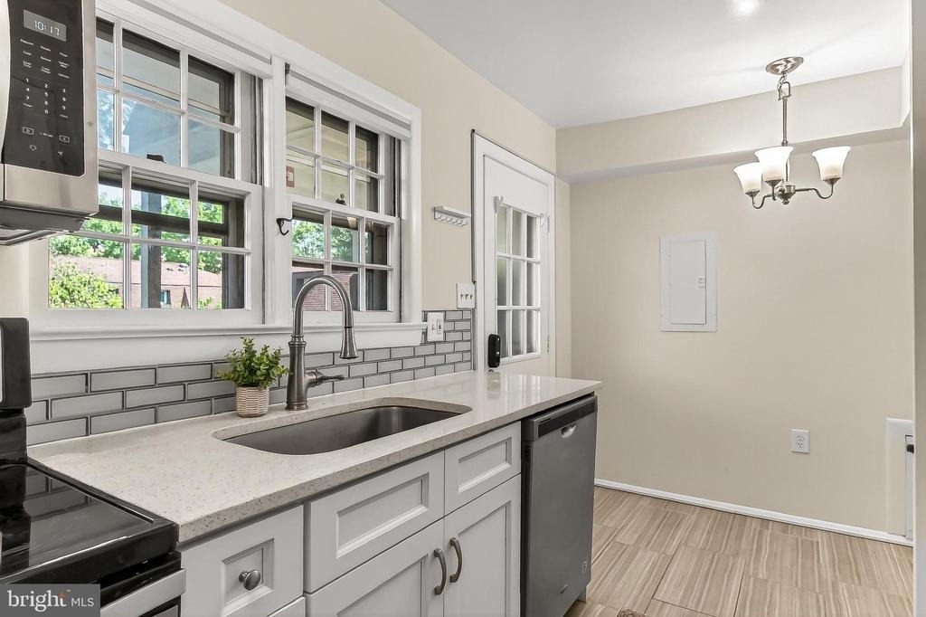 104 W Annandale Road - Photo 12