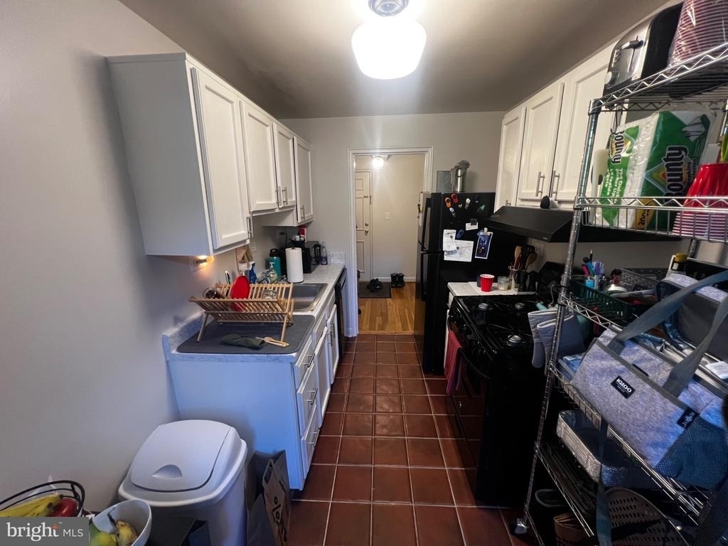 222 N George Mason Drive - Photo 3