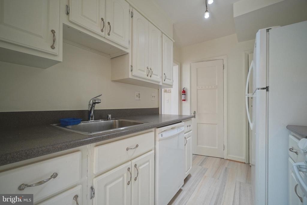 2161 N Brandywine Street - Photo 1