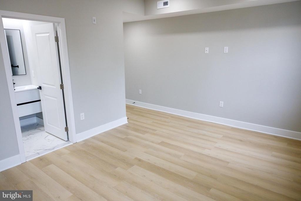 1201 Lindley Avenue - Photo 14