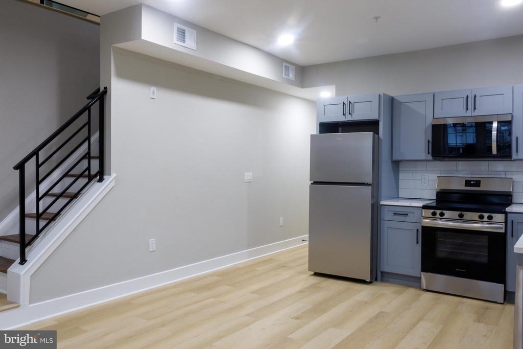 1201 Lindley Avenue - Photo 6