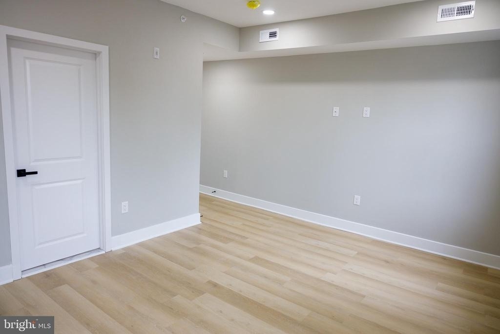 1201 Lindley Avenue - Photo 12
