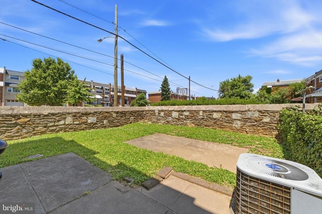 1135 W Thompson Street - Photo 21