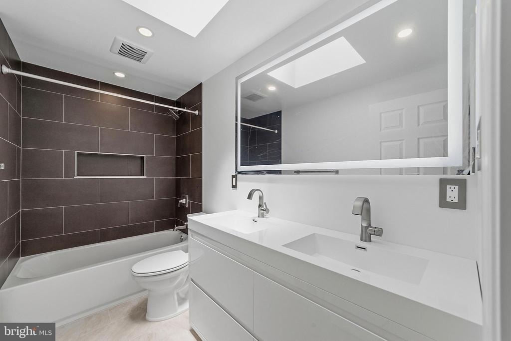 1135 W Thompson Street - Photo 13