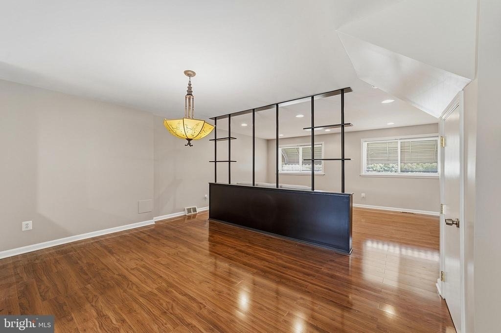 1135 W Thompson Street - Photo 2