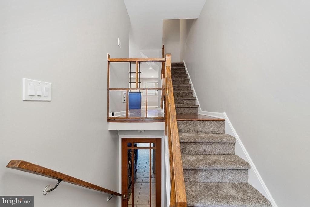 1135 W Thompson Street - Photo 18