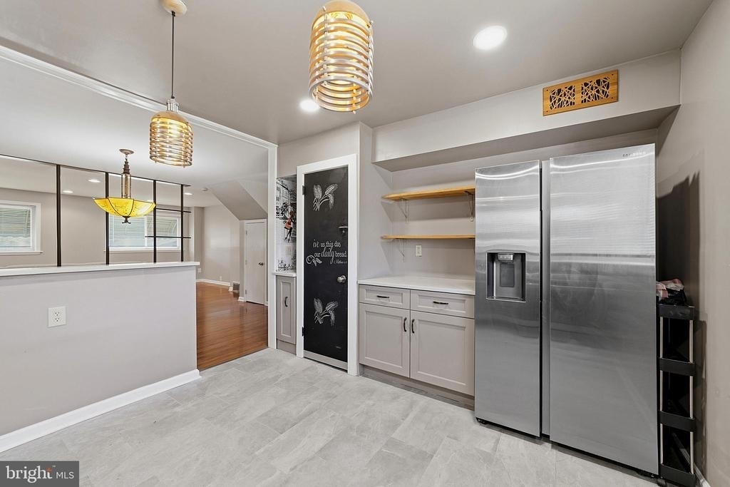 1135 W Thompson Street - Photo 7