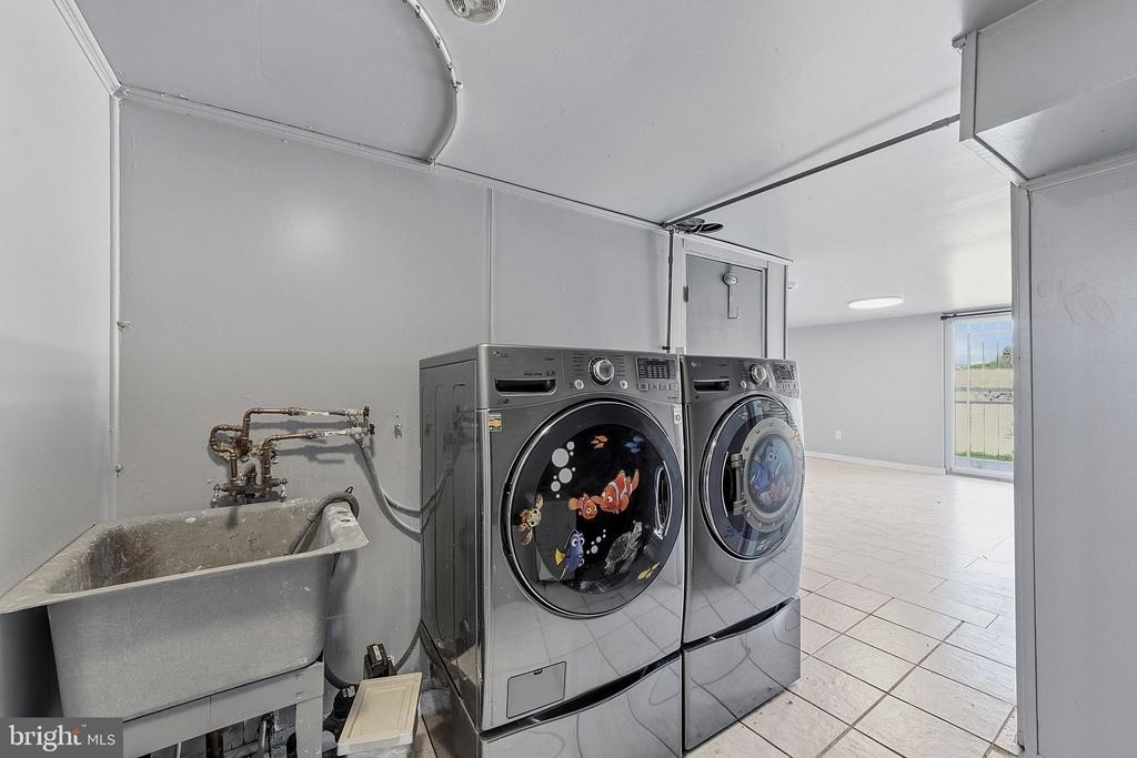 1135 W Thompson Street - Photo 17