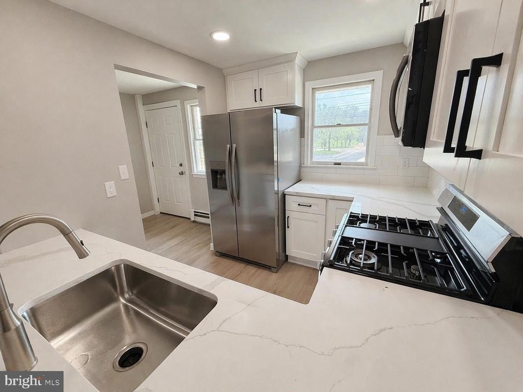 359 Whites Road - Photo 2