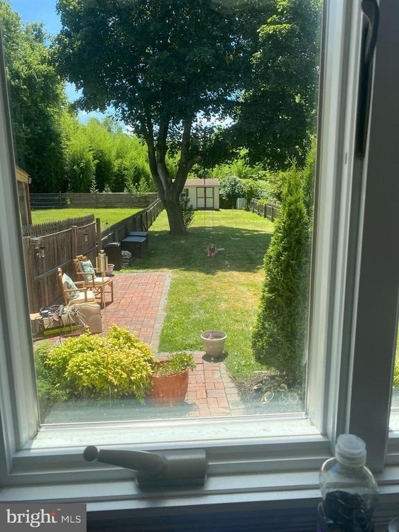 130 E Marshall Avenue - Photo 3